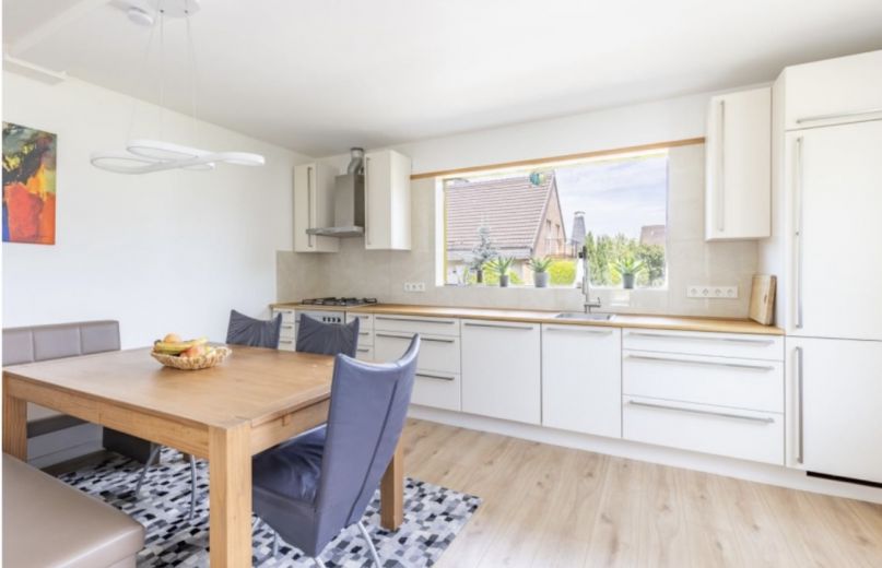 Möbliertes Haus mit 5 Zimmern, Kamin, Garten