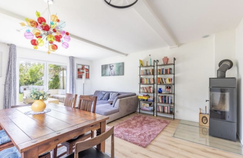 Möbliertes Haus mit 5 Zimmern, Kamin, Garten