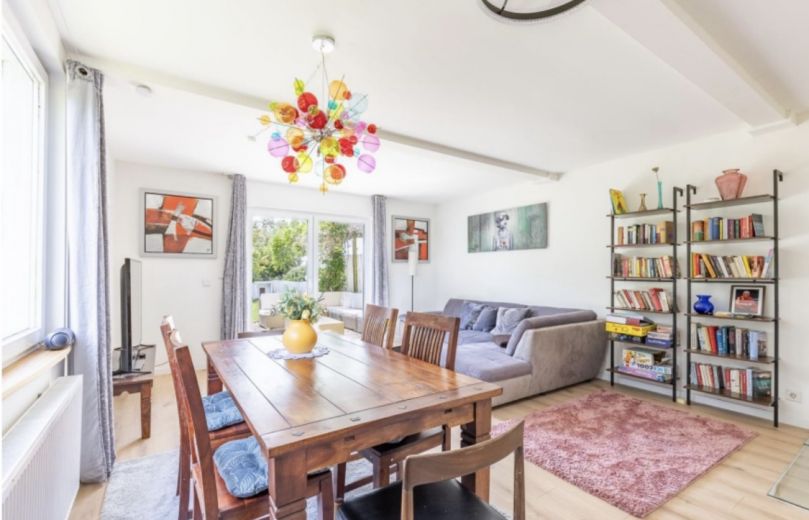Möbliertes Haus mit 5 Zimmern, Kamin, Garten