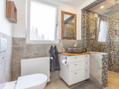 Möbliertes Haus mit 5 Zimmern, Kamin, Garten