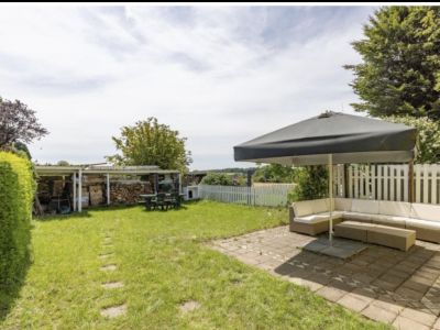Möbliertes Haus mit 5 Zimmern, Kamin, Garten