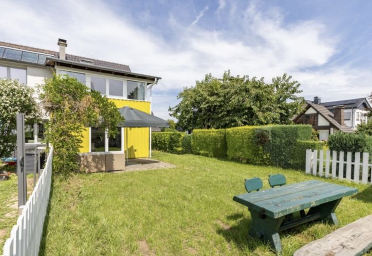 Möbliertes Haus mit 5 Zimmern, Kamin, Garten