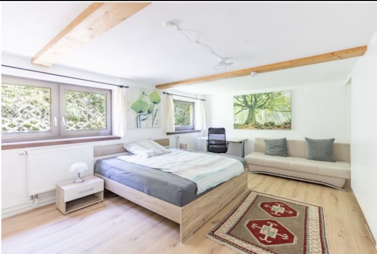 Möbliertes Haus mit 5 Zimmern, Kamin, Garten