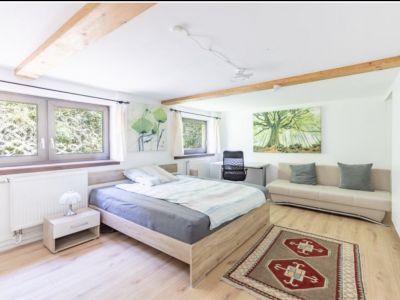 Möbliertes Haus mit 5 Zimmern, Kamin, Garten