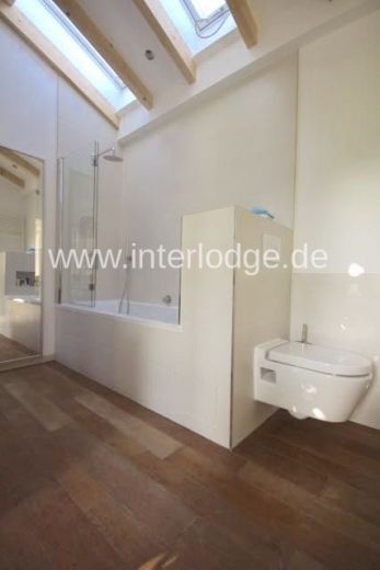 INTERLODGE Möblierte kleine Luxusvilla "Rosa II" mit Stellplatz und Gartennutzung in Neuss-Holzheim