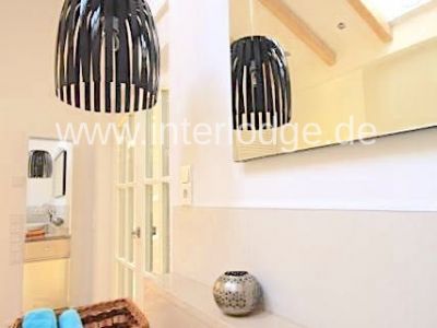 INTERLODGE Möblierte kleine Luxusvilla "Rosa II" mit Stellplatz und Gartennutzung in Neuss-Holzheim