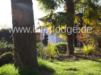 INTERLODGE Möblierte kleine Luxusvilla "Rosa II" mit Stellplatz und Gartennutzung in Neuss-Holzheim