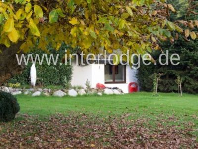 INTERLODGE Möblierte kleine Luxusvilla "Rosa II" mit Stellplatz und Gartennutzung in Neuss-Holzheim