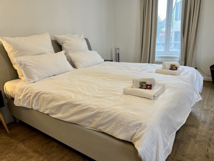 Schlafzimmer 1