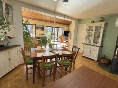 Voll ausgestattete Erdgeschoßwohnung mit Terrasse in Stuttgart-Weilimdorf zur halbjährigen Miete ab November 2025