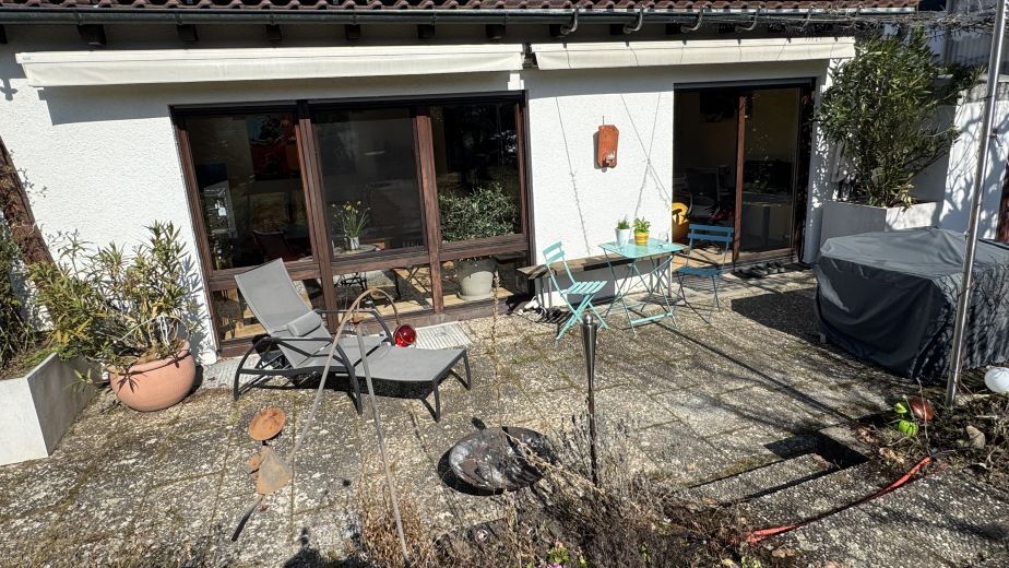 Voll ausgestattete Erdgeschoßwohnung mit Terrasse in Stuttgart-Weilimdorf zur halbjährigen Miete ab November 2025