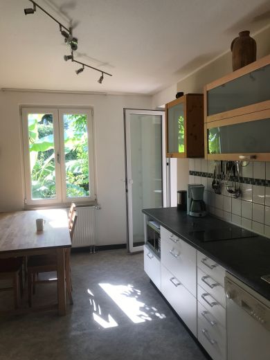 Top Lage großstädtisch und in Grünoase - möblierte 52qm EG-Wohnung in Köln