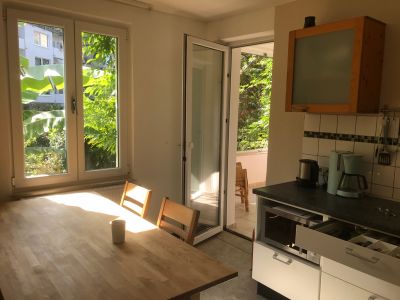 Top Lage großstädtisch und in Grünoase - möblierte 52qm EG-Wohnung in Köln