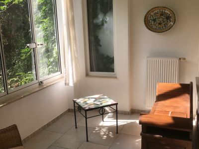 Top Lage großstädtisch und in Grünoase - möblierte 52qm EG-Wohnung in Köln