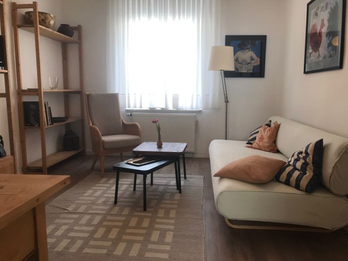 Top Lage großstädtisch und in Grünoase - möblierte 52qm EG-Wohnung in Köln