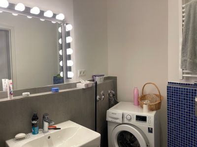 Beautiful, newly renovated erlin-style Altbauwohnung/apartment, 2nd floor, side wing, Charlottenburg S-Bahn station is within walking distance