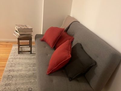 Beautiful, newly renovated erlin-style Altbauwohnung/apartment, 2nd floor, side wing, Charlottenburg S-Bahn station is within walking distance