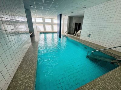 Stylische Loft-Optik mit Sonnen-Terrassen und Weitblick