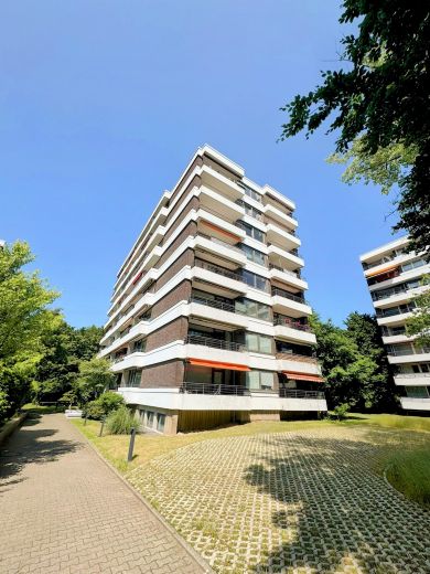 Stylische Loft-Optik mit Sonnen-Terrassen und Weitblick