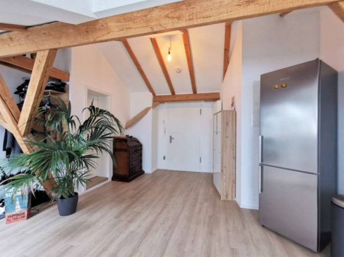 Exklusive Dachgeschosswohnung mit Penthouse-Charakter & 20 m² Südterrasse – voll möbliert – Rotkreuzplatz