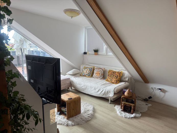 Exklusive Dachgeschosswohnung mit Penthouse-Charakter & 20 m² Südterrasse – voll möbliert – Rotkreuzplatz