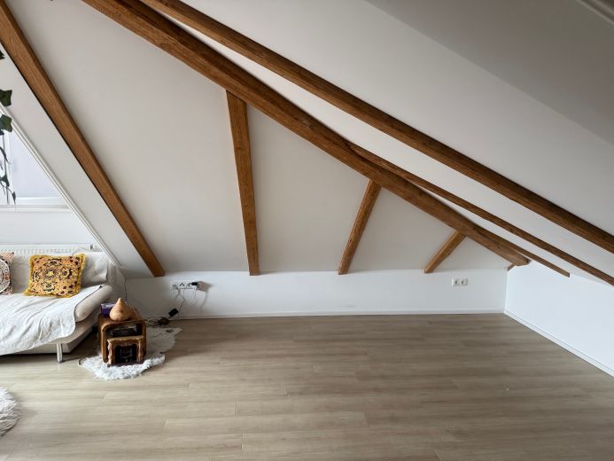 Exklusive Dachgeschosswohnung mit Penthouse-Charakter & 20 m² Südterrasse – voll möbliert – Rotkreuzplatz