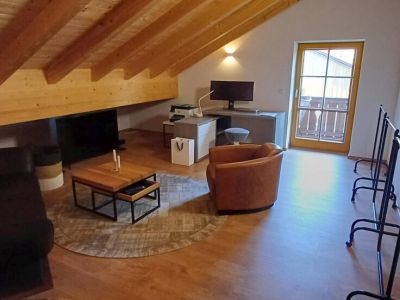3-Zimmer-Dachgeschoss-Wohnung mit Balkon in Ried (Kochel am See)