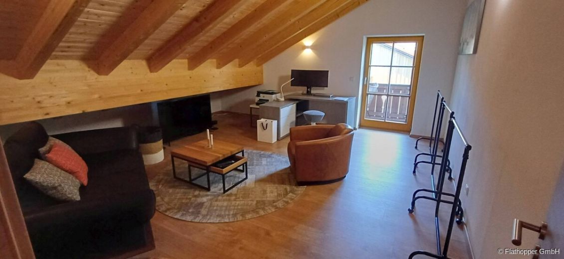 3-Zimmer-Dachgeschoss-Wohnung mit Balkon in Ried (Kochel am See)