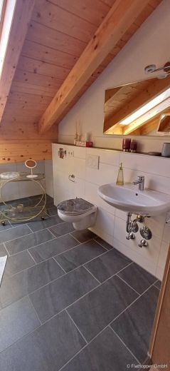 3-Zimmer-Dachgeschoss-Wohnung mit Balkon in Ried (Kochel am See)