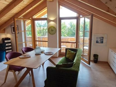 3-Zimmer-Dachgeschoss-Wohnung mit Balkon in Ried (Kochel am See)