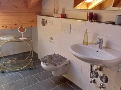 3-Zimmer-Dachgeschoss-Wohnung mit Balkon in Ried (Kochel am See)