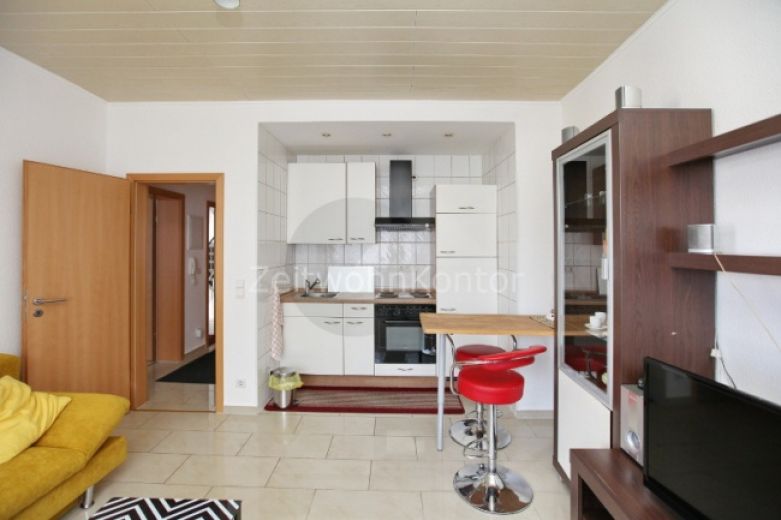 ZeitwohnKontor: Modern möbliert, 2 Schlafzimmer, mit Balkon Nähe Uni und Innenstadt, Internet aktiv!