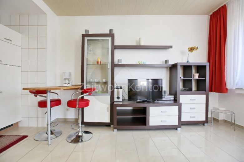 ZeitwohnKontor: Modern möbliert, 2 Schlafzimmer, mit Balkon Nähe Uni und Innenstadt, Internet aktiv!