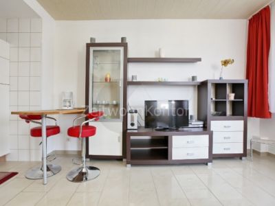 ZeitwohnKontor: Modern möbliert, 2 Schlafzimmer, mit Balkon Nähe Uni und Innenstadt, Internet aktiv!