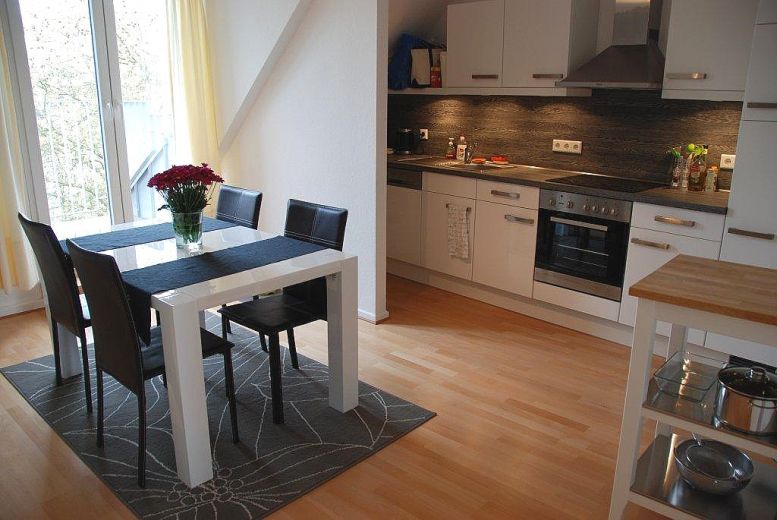 Unterbilk: Prima 2-Zimmer mit Balkon und grandiosem Günblick
