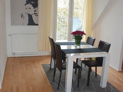 Unterbilk: Prima 2-Zimmer mit Balkon und grandiosem Günblick