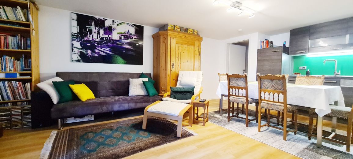 2er-WG-Platz frei in 94 m²-Top-Immobilie in Top-Lage, voll möbliert!