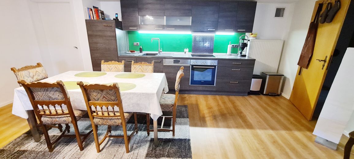 2er-WG-Platz frei in 94 m²-Top-Immobilie in Top-Lage, voll möbliert!