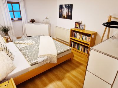 2er-WG-Platz frei in 94 m²-Top-Immobilie in Top-Lage, voll möbliert!