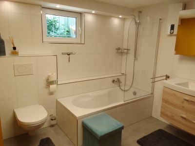 2er-WG-Platz frei in 94 m²-Top-Immobilie in Top-Lage, voll möbliert!