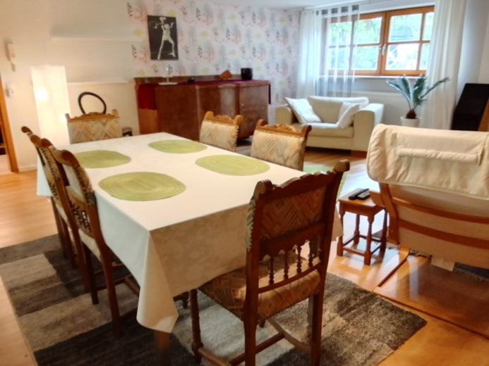 2er-WG-Platz frei in 94 m²-Top-Immobilie in Top-Lage, voll möbliert!