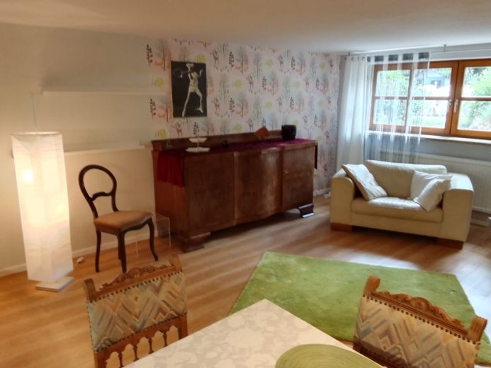 2er-WG-Platz frei in 94 m²-Top-Immobilie in Top-Lage, voll möbliert!