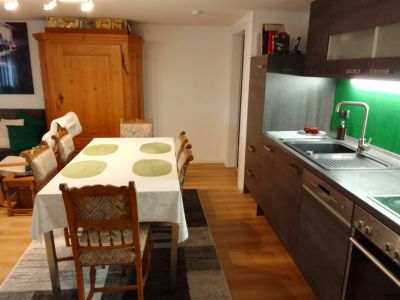 2er-WG-Platz frei in 94 m²-Top-Immobilie in Top-Lage, voll möbliert!