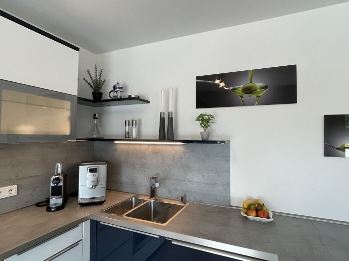 Möblierte, modern eingerichtete und komfortabel ausgestattete Wohnung direkt am Park