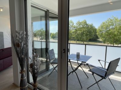 Möblierte, modern eingerichtete und komfortabel ausgestattete Wohnung direkt am Park