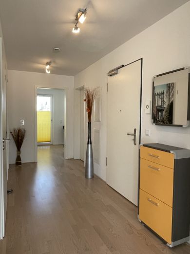 Möblierte, modern eingerichtete und komfortabel ausgestattete Wohnung direkt am Park