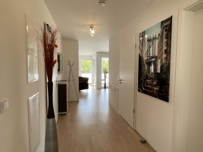 Möblierte, modern eingerichtete und komfortabel ausgestattete Wohnung direkt am Park