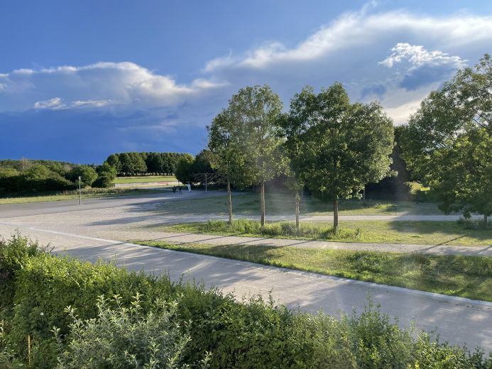 Möblierte, modern eingerichtete und komfortabel ausgestattete Wohnung direkt am Park