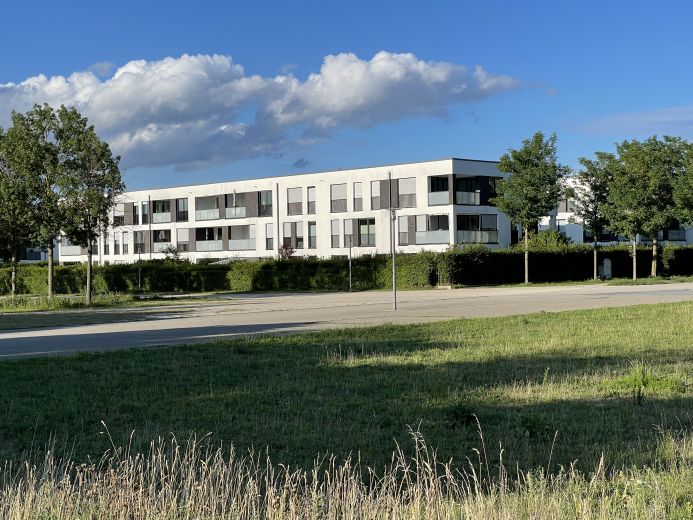 Möblierte, modern eingerichtete und komfortabel ausgestattete Wohnung direkt am Park
