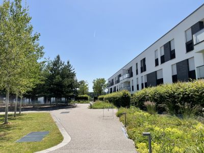 Möblierte, modern eingerichtete und komfortabel ausgestattete Wohnung direkt am Park
